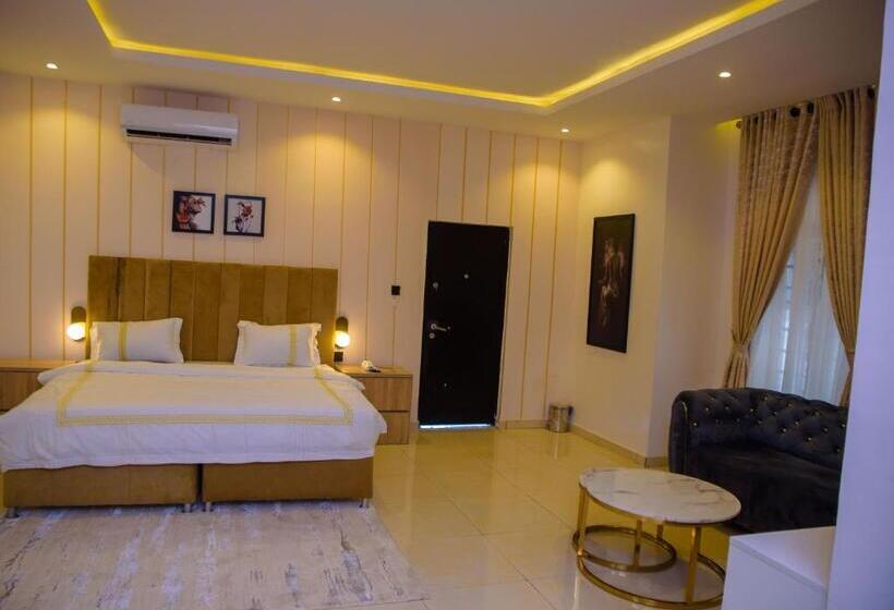 سوئیت با بالکن, Elcastillo Homes