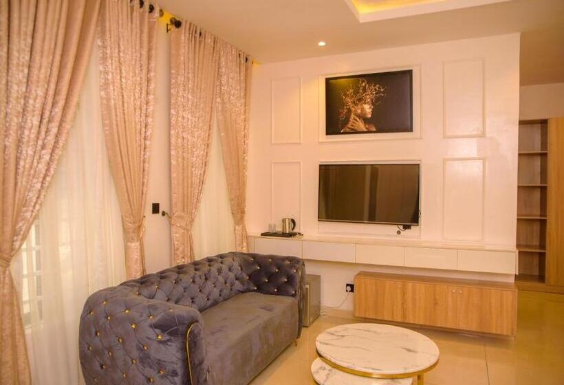 سوئیت با بالکن, Elcastillo Homes