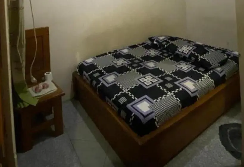 エコノミールーム, Oyo 93269 Eyang Kostel