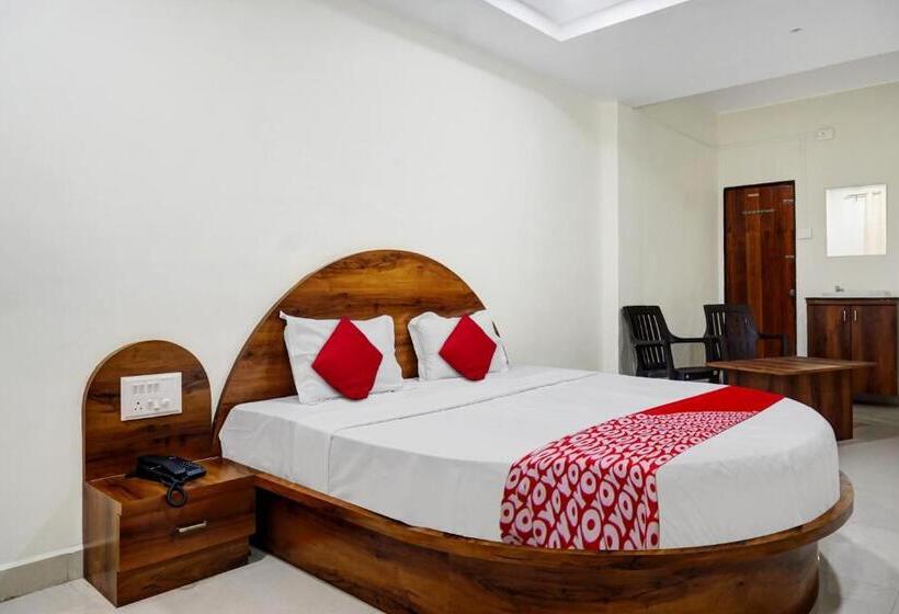 חדר קלאסי לשלושה, Oyo Om Shree Executive Lodging