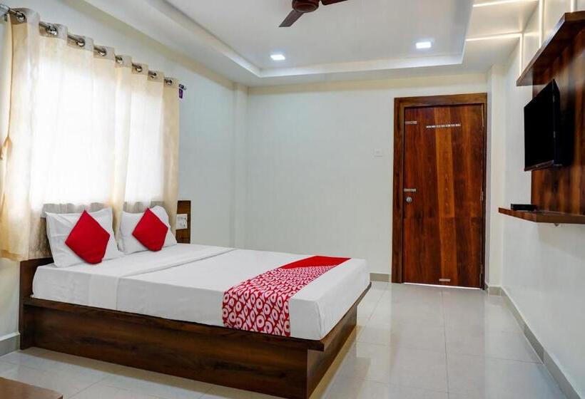 חדר קלאסי לשלושה, Oyo Om Shree Executive Lodging