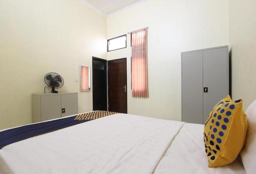 חדר יחיד בסיסי, Spot On 93245 Guest House Mulia Dua Syariah