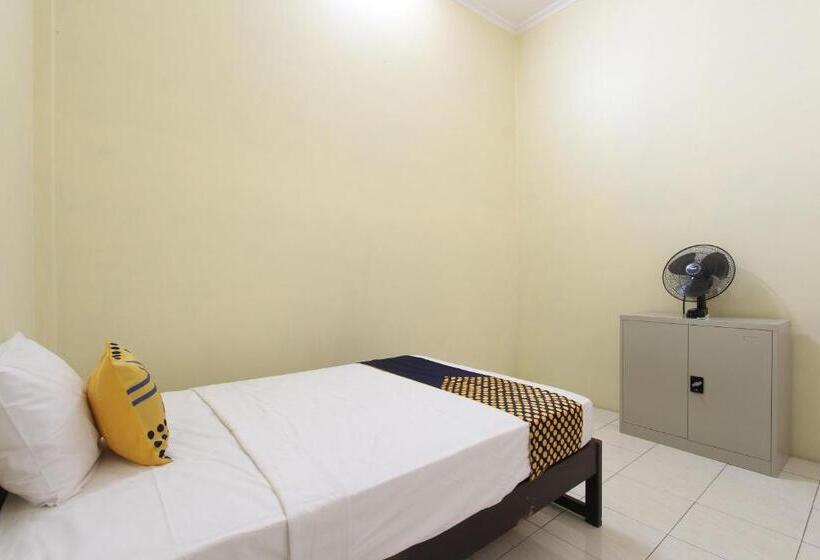 חדר יחיד בסיסי, Spot On 93245 Guest House Mulia Dua Syariah