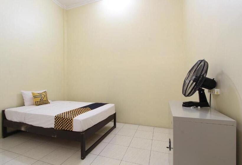 חדר יחיד בסיסי, Spot On 93245 Guest House Mulia Dua Syariah
