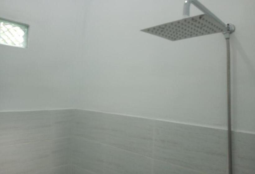 اتاق اکونومی, Spot On 93283 Sengon Kostel Syariah