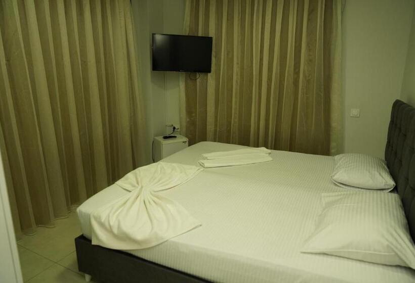 标准单人间, Lara Boutique