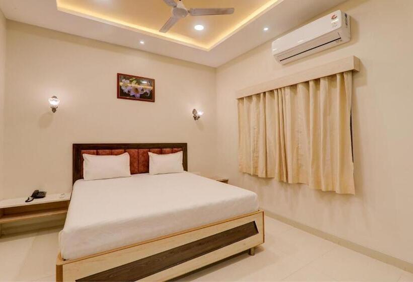 Трехместный Номер Классика, Oyo Hotel Ambika Palace