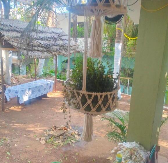 بنجلو قياسى مطلّ علي الحديقة, Anika Homes