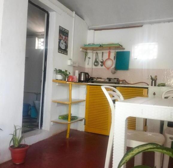 بنجلو قياسى مطلّ علي الحديقة, Anika Homes