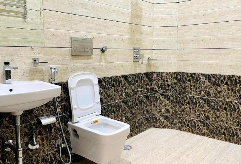 اتاق لوکس با تخت بزرگ, Geel Heritage   A Restored Haveli