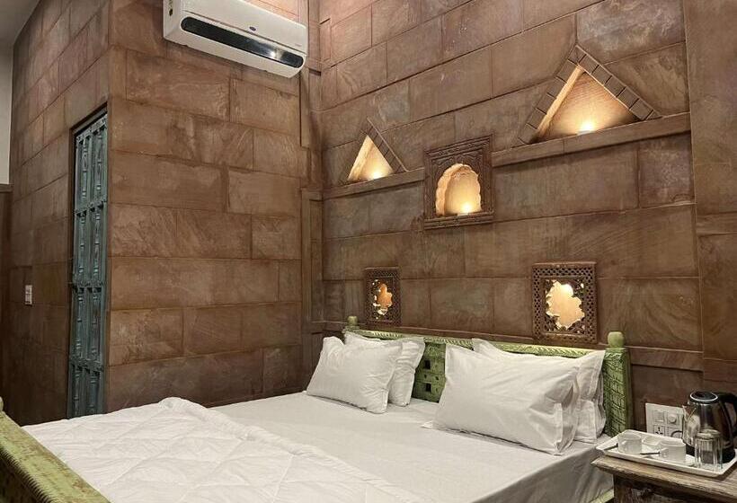 اتاق لوکس با چشم‌انداز شهر, Geel Heritage   A Restored Haveli