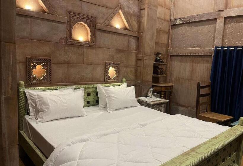 اتاق لوکس با چشم‌انداز شهر, Geel Heritage   A Restored Haveli