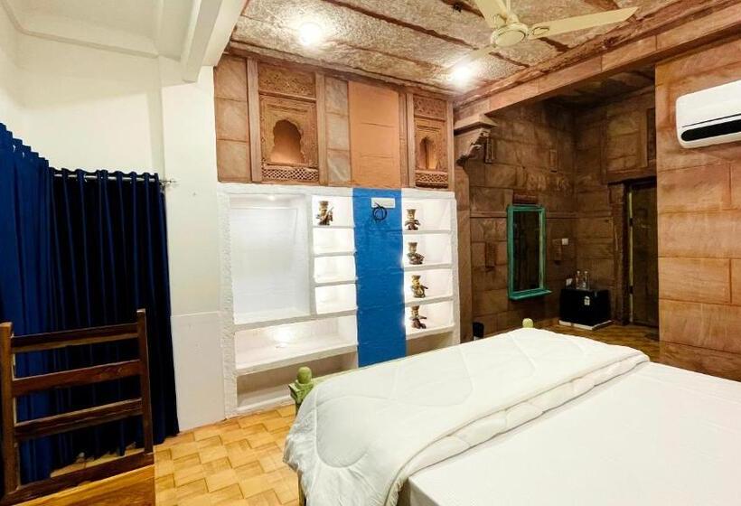 اتاق لوکس با چشم‌انداز شهر, Geel Heritage   A Restored Haveli