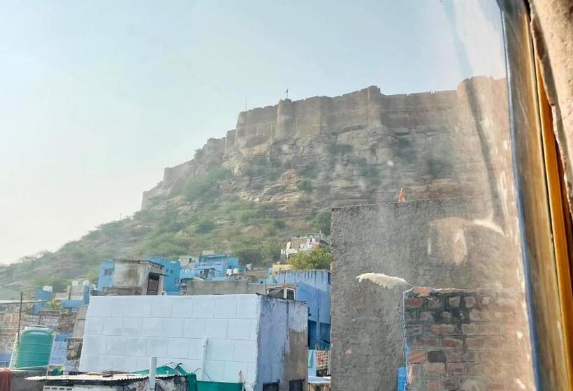 اتاق لوکس با چشم‌انداز شهر, Geel Heritage   A Restored Haveli