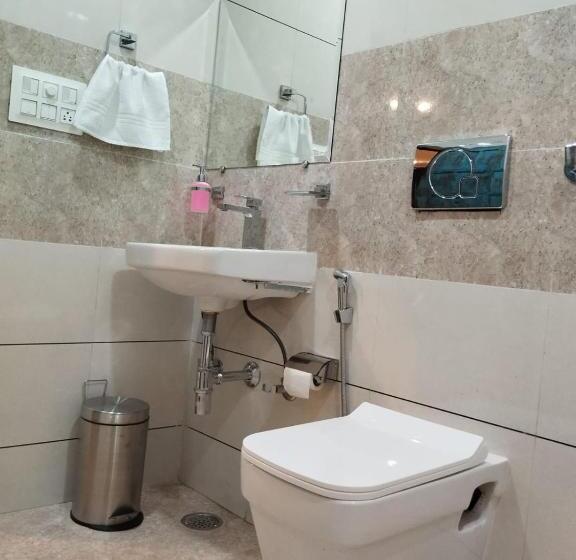 اتاق لوکس با تخت بزرگ, Geel Heritage   A Restored Haveli