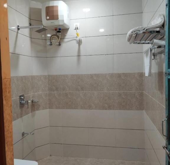 اتاق لوکس با تخت بزرگ, Geel Heritage   A Restored Haveli