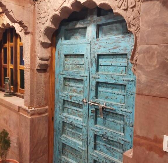 اتاق سوپریور با تخت بزرگ, Geel Heritage   A Restored Haveli