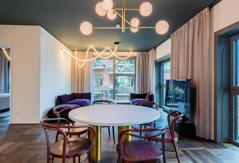 آپارتمان 2 خوابه, The Garden Suites By Suite030