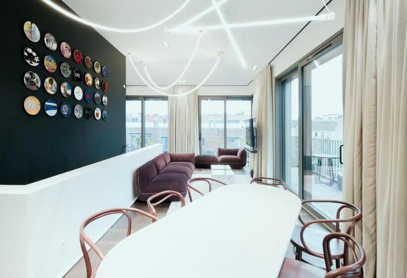 1 Bedroom Penthouse Apartment, The Garden Suites By Suite030