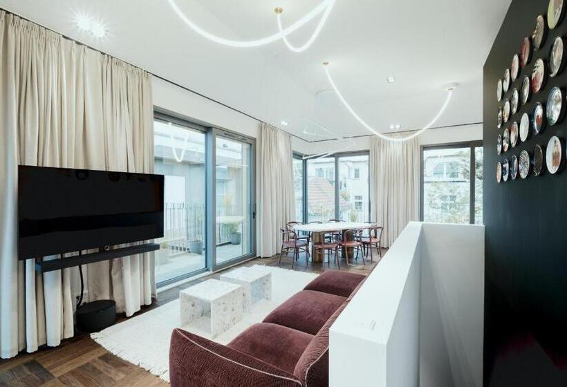 1 Bedroom Penthouse Apartment, The Garden Suites By Suite030