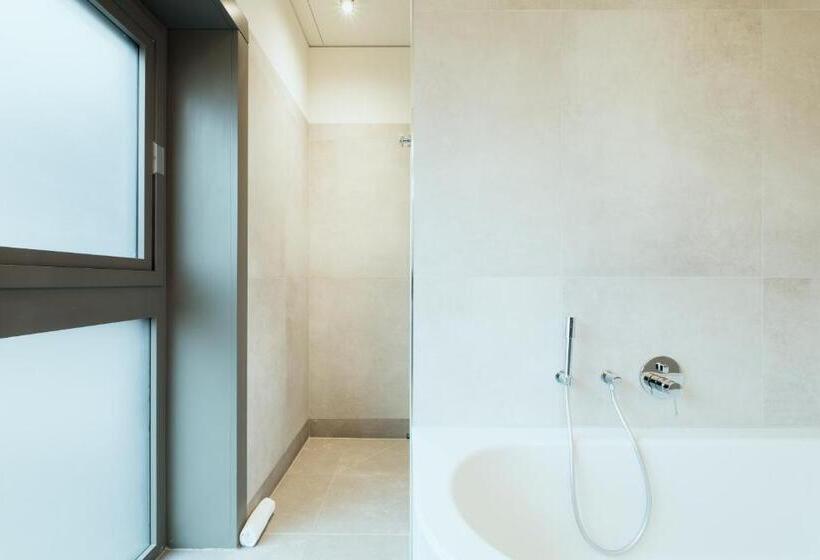 1 Bedroom Penthouse Apartment, The Garden Suites By Suite030