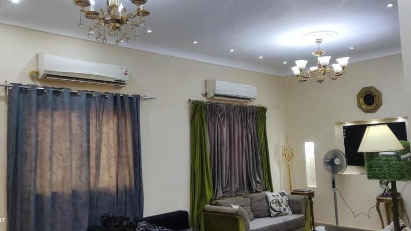 آپارتمان 3 خوابه, Banna House