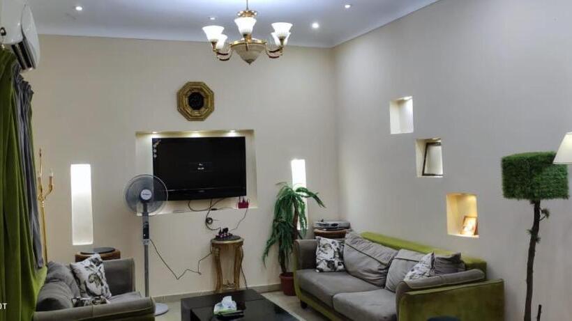 آپارتمان 3 خوابه, Banna House