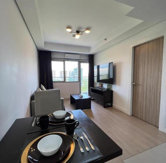 جناح مطل على المدينة, Manila Bgc Best City View Executive Suites At The Residences