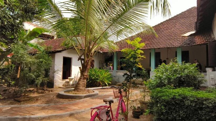 デラックスルーム, Dutch Square Hostel