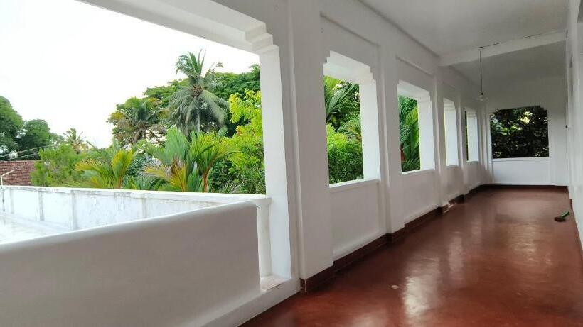 デラックスルーム, Dutch Square Hostel