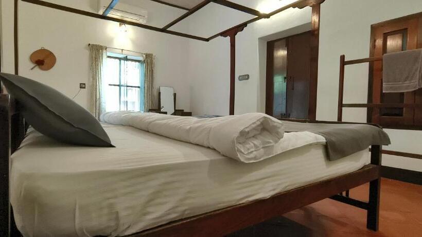 デラックスルーム, Dutch Square Hostel