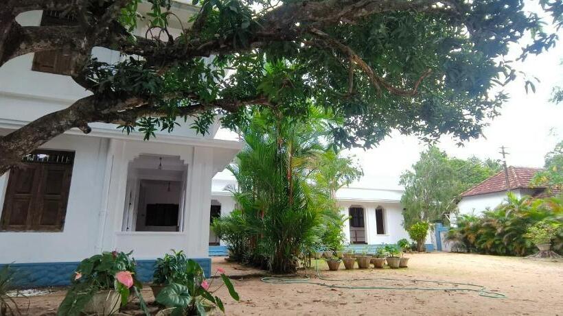 デラックスルーム, Dutch Square Hostel