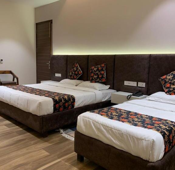 Трехместный Номер Deluxe, Alpine Plaza