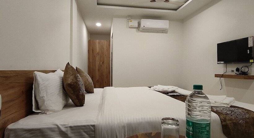 Quarto Deluxe, Amulya Regency