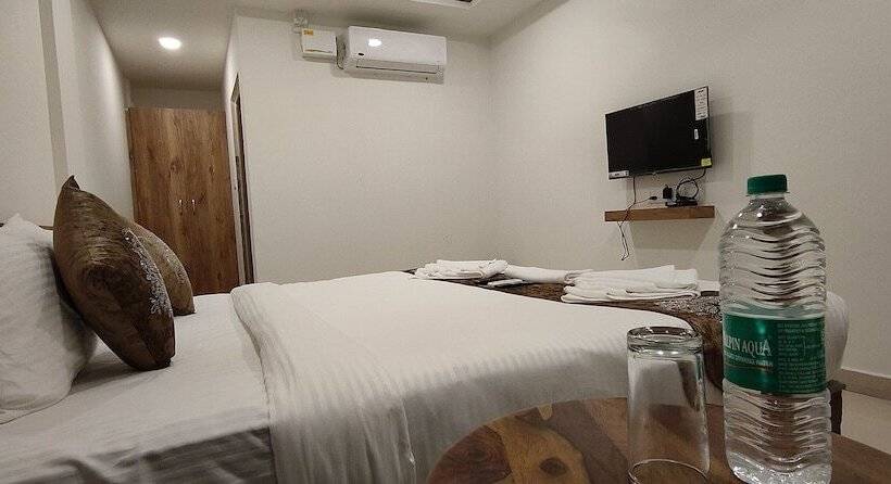 Quarto Deluxe, Amulya Regency