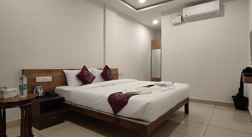 Quarto Deluxe, Amulya Regency
