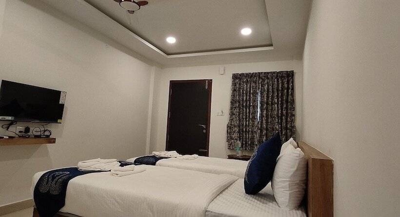 Quarto Deluxe, Amulya Regency