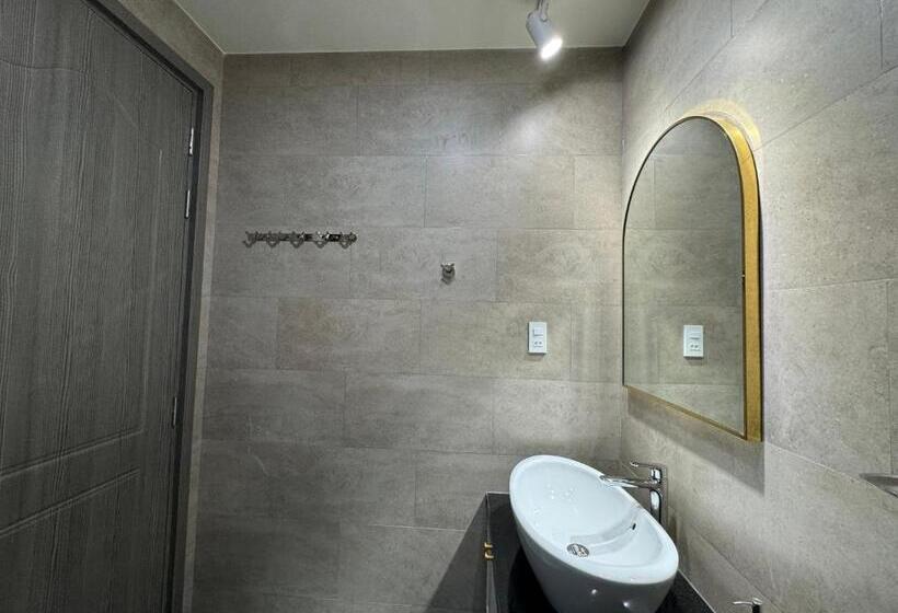 اتاق استاندارد با تخت بزرگ, An Nhiên Villa