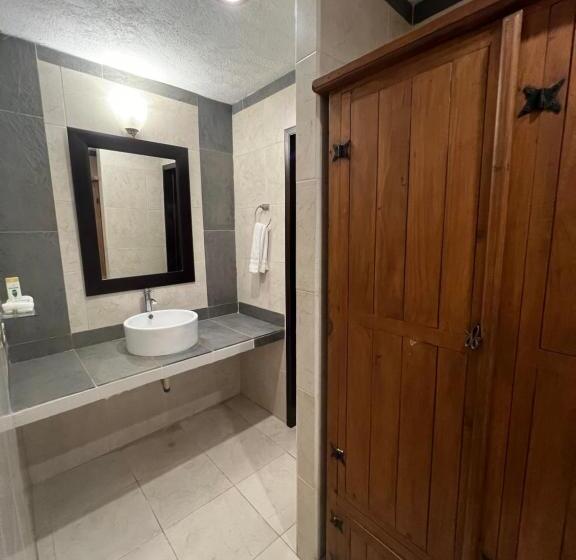 غرفة قياسية, Casablanca 160