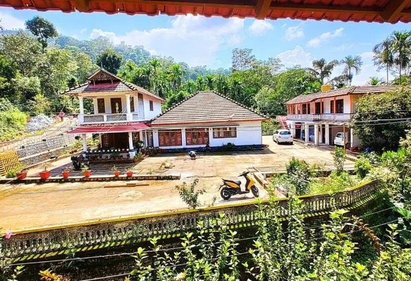 マウンテンビュースタンダードルーム, Coorg Divine Spark Home Stay