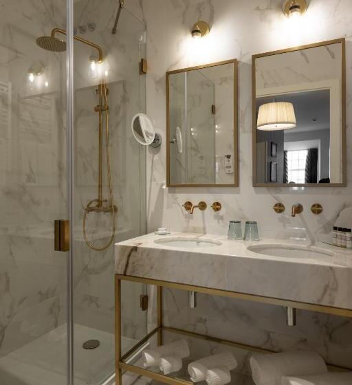 スイート（家族用）, Dona Maria