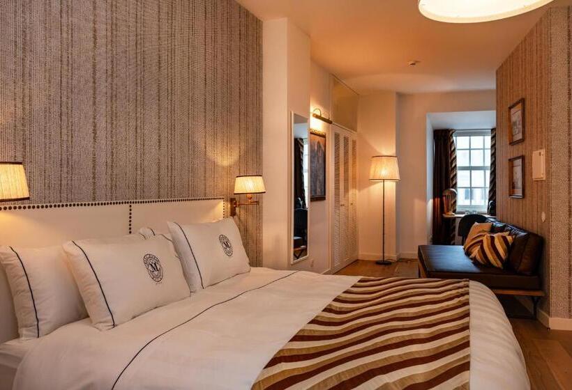Family Suite, Dona Maria