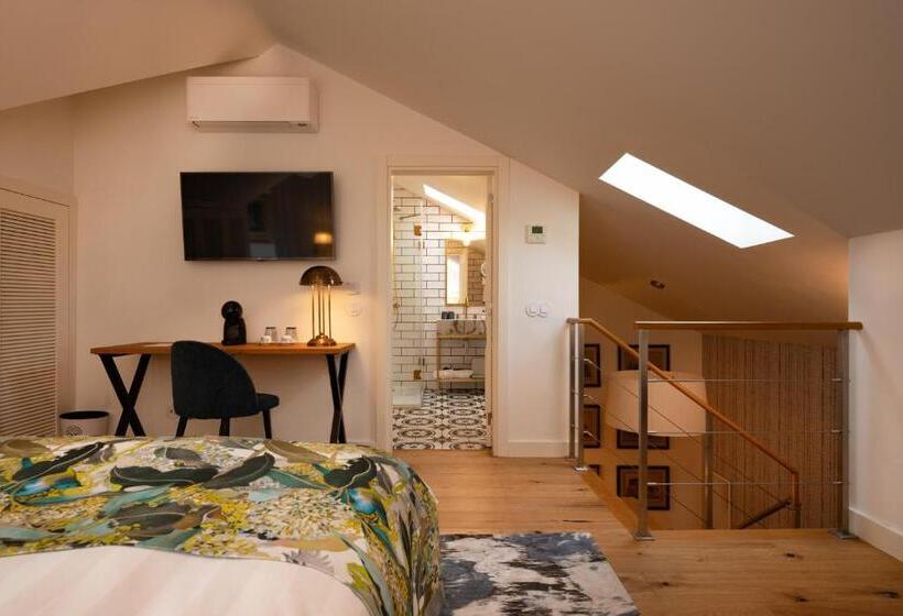 סוויטה דלוקס, Dona Maria