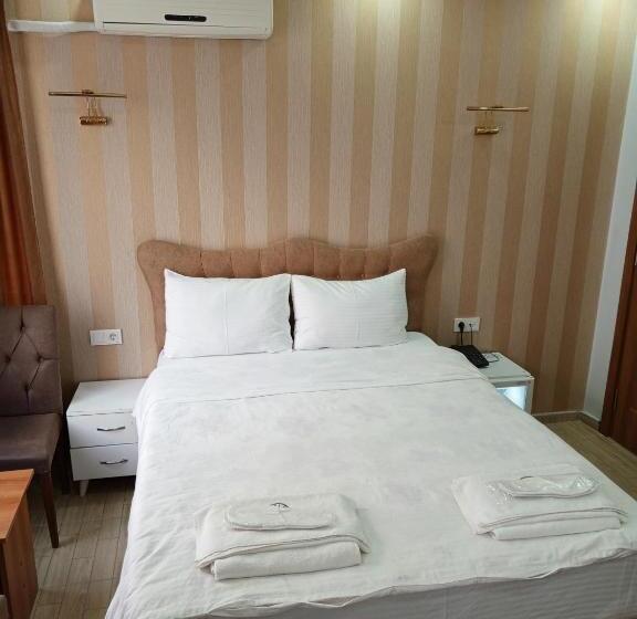 Camera Standard, Eylülüm