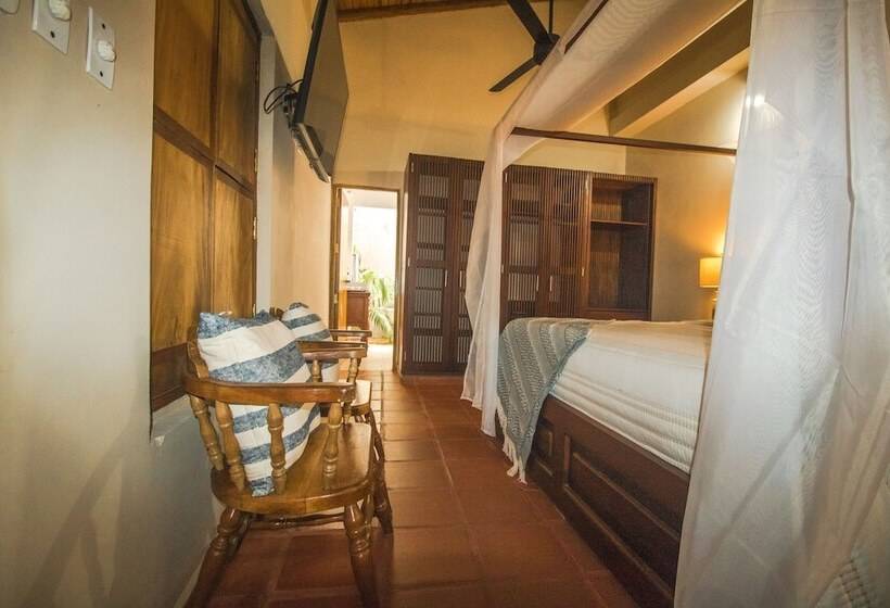 סוויטה דלוקס, Literatium