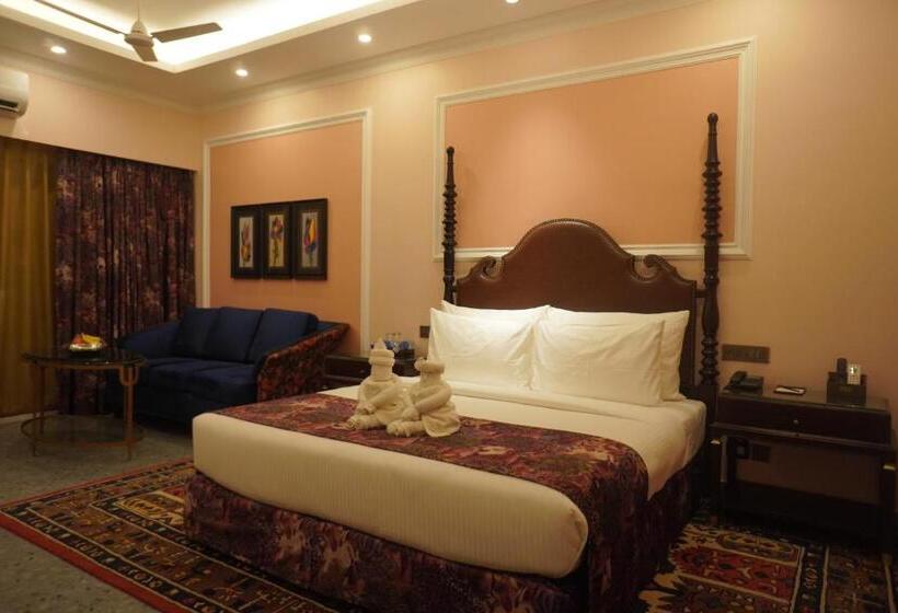 带大床的豪华间, Mayfair Purnea