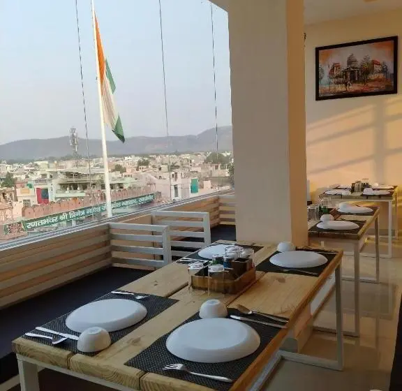 デラックスルーム, Skyza Rooftop Lodge