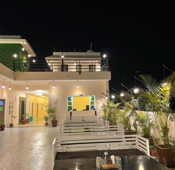 Номер Deluxe, Skyza Rooftop Lodge