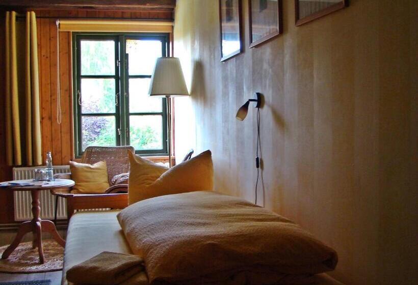 Номер Стандарт, Alte Ausspanne