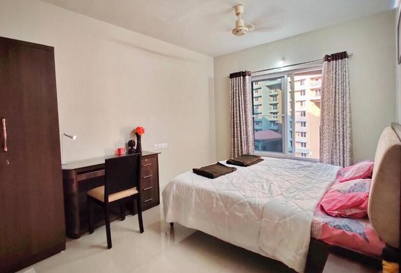 חדר סטנדרט עם מיטת קינג, Cozy Condo At Mihan Nagpur